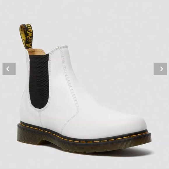 BRAND NEW Dr.Martens Yellow Stitch Smooth Leather Chelsea Boots Womens 9 US - Picture 3 of 11